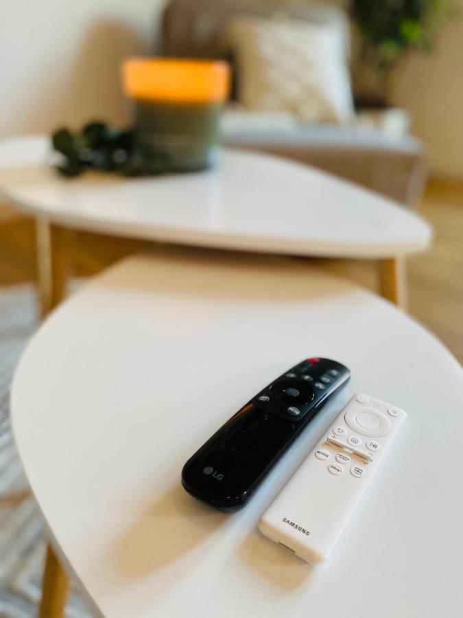 Home Cinema - Balcony - Wi-Fi & Streams มัคเดอบวร์ก ภายนอก รูปภาพ
