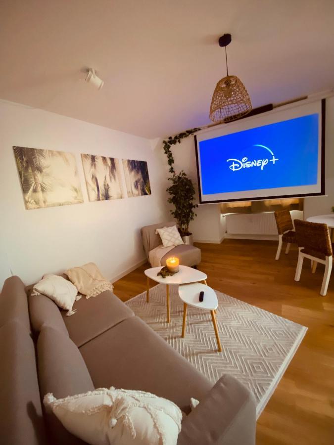 Home Cinema - Balcony - Wi-Fi & Streams มัคเดอบวร์ก ภายนอก รูปภาพ