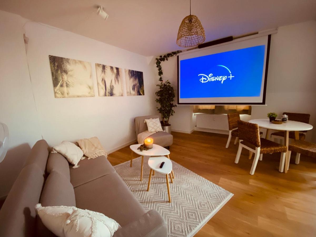 Home Cinema - Balcony - Wi-Fi & Streams มัคเดอบวร์ก ภายนอก รูปภาพ
